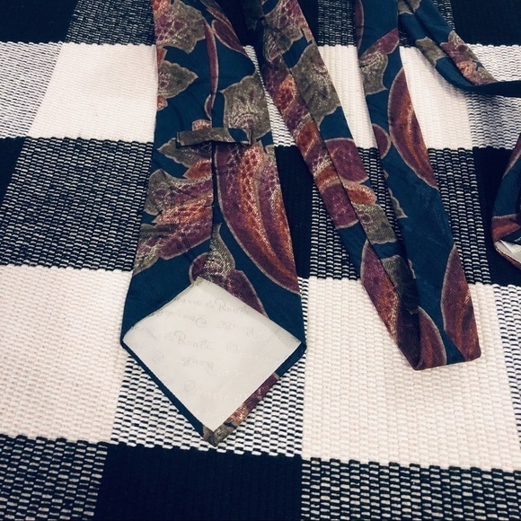 VINTAGE Oscar de la Renta Tie - Picture 7 of 9